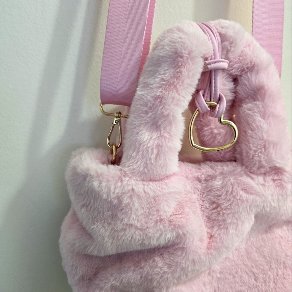 ☆ Icing Pink and Gold Shoulder Bag with Plush Texture and Rounded Shape - Picture 2 of 15